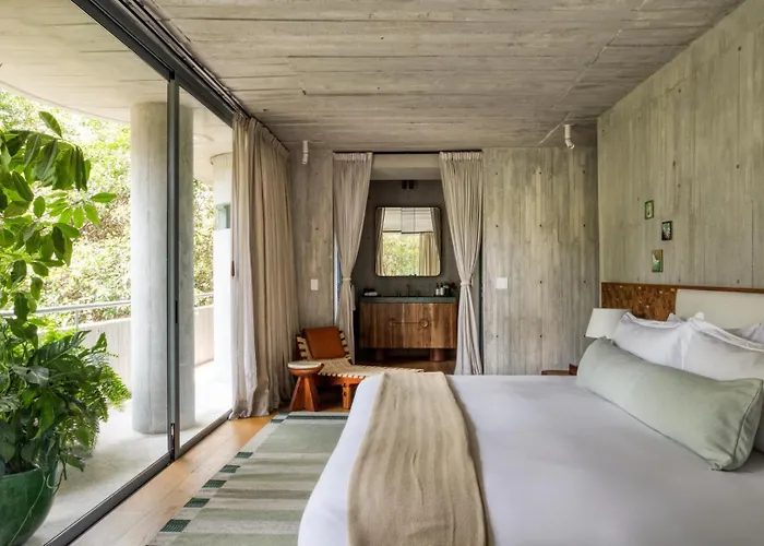 2br Perfect Location Designer's Luxury