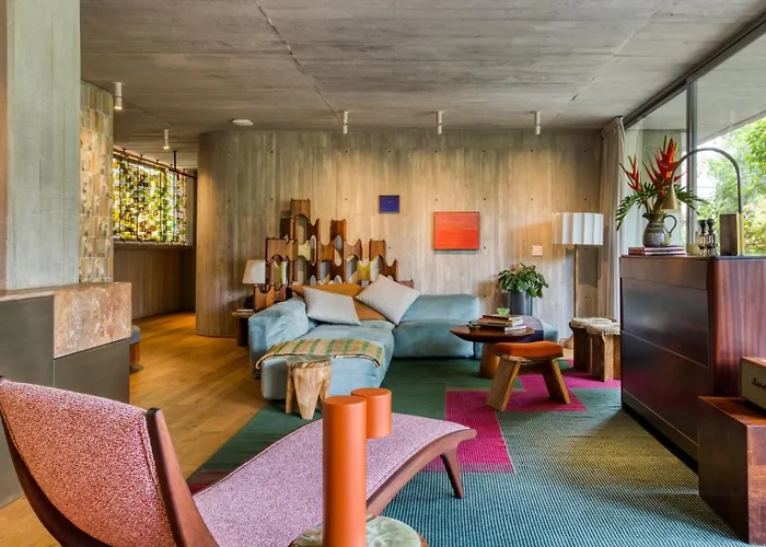 2br Perfect Location Designer's Luxury