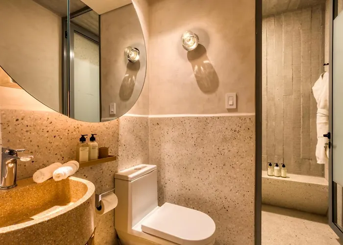 2br Perfect Location Designer's Luxury