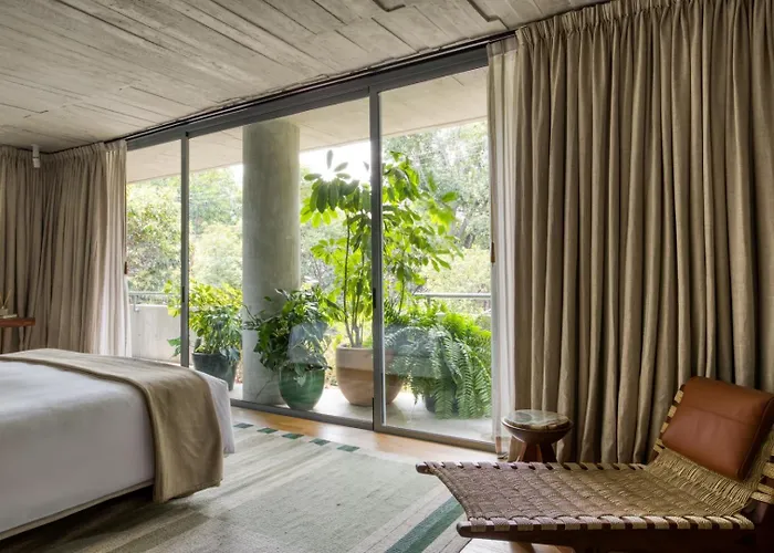 2br Perfect Location Designer's Luxury Apartamento