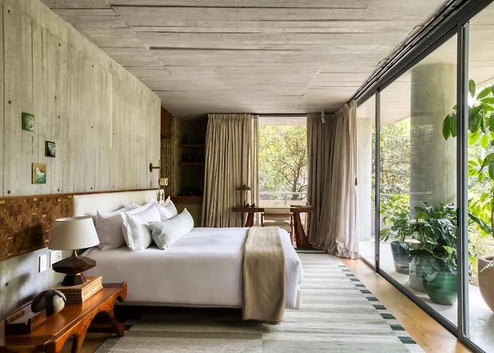 2br Perfect Location Designer's Luxury Apartment *