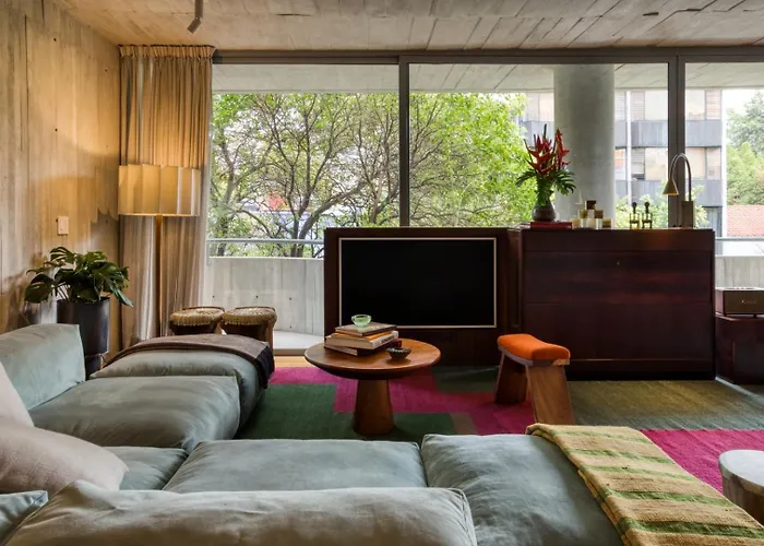 2br Perfect Location Designer's Luxury Apartamento *