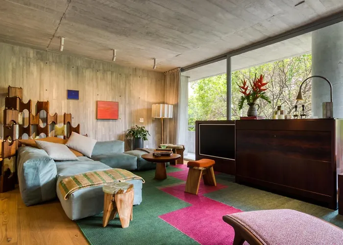 2br Perfect Location Designer's Luxury