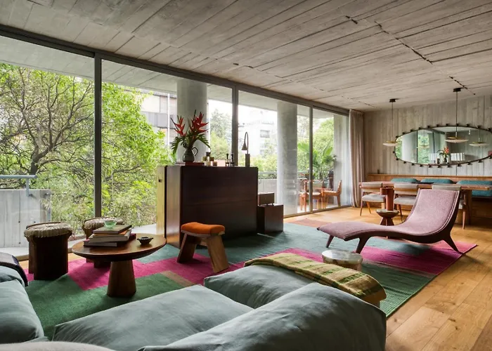 2br Perfect Location Designer's Luxury
